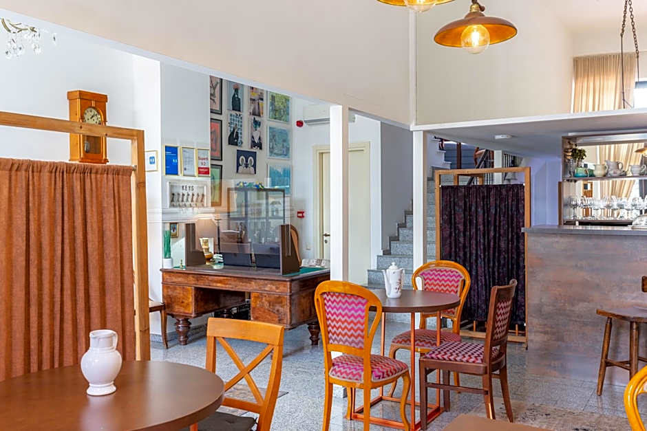 Hotel N16