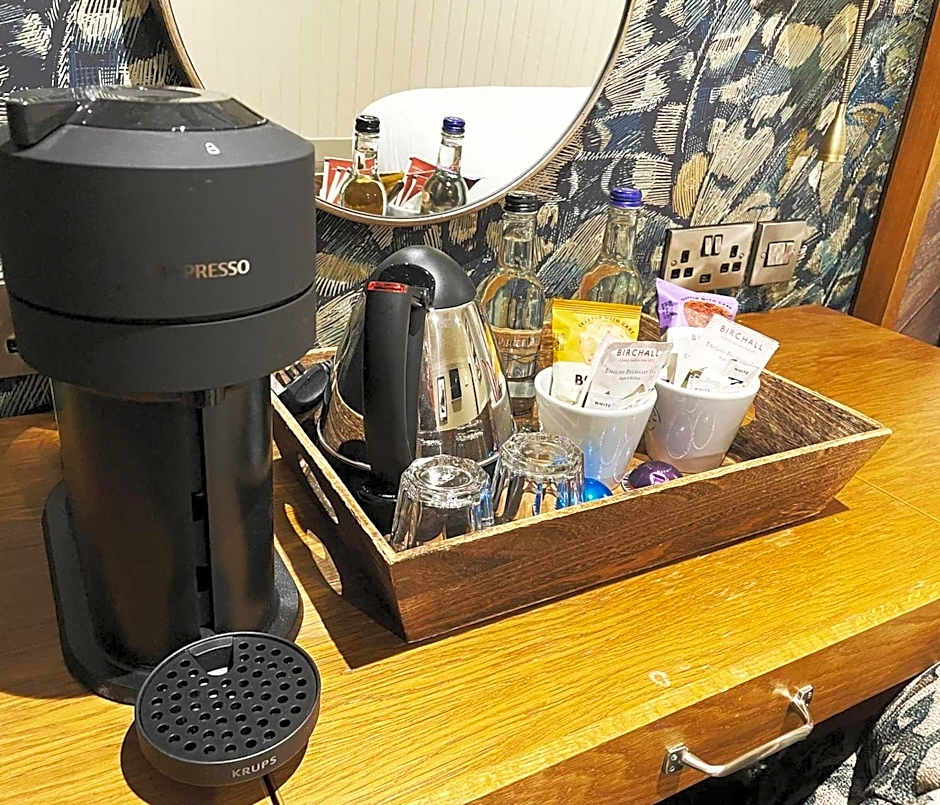 The Boathouse Inn & Riverside Rooms