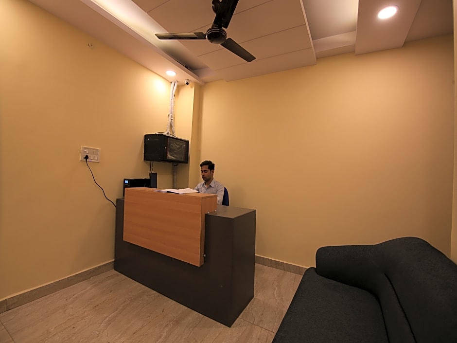 OYO Flagship 30350 New Residency Sector 17 Rohini