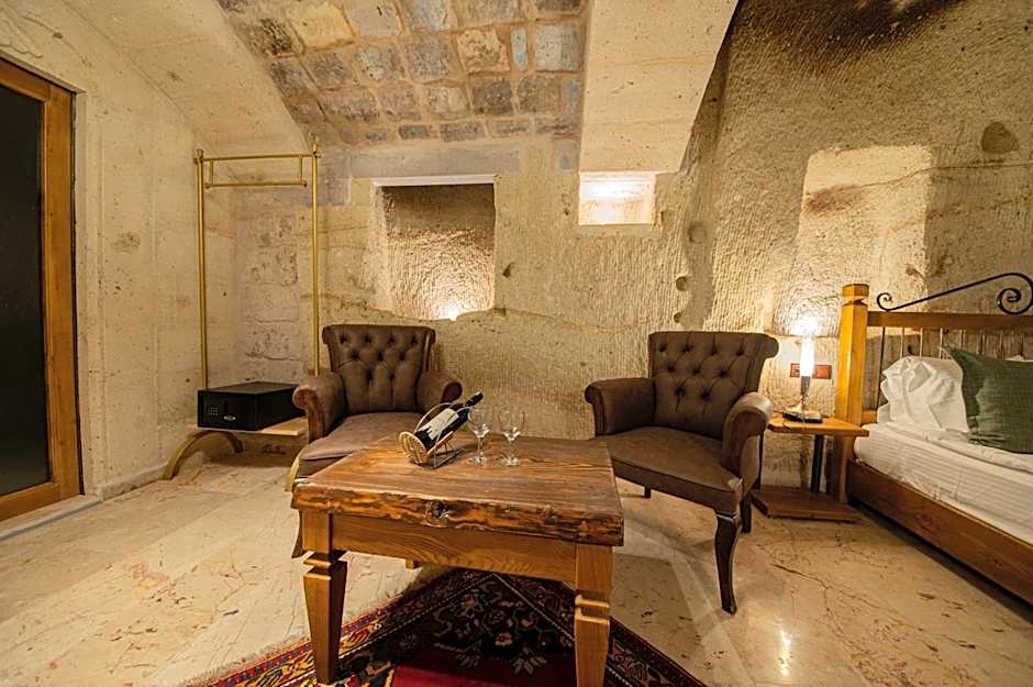 Ares Cave Suites