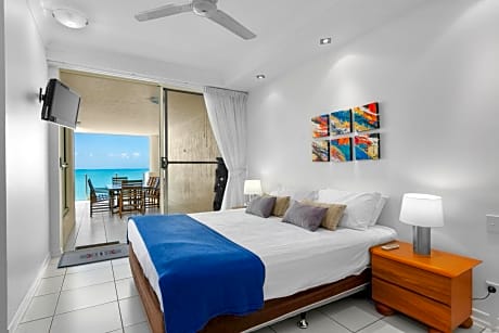 One-Bedroom Apartment with Ocean View