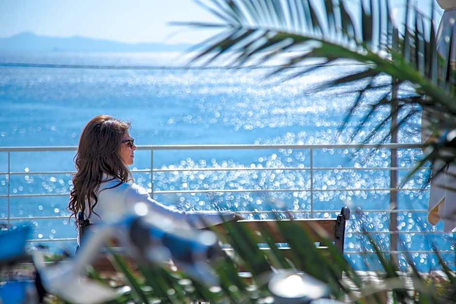 Poseidon Apartments and Villas by the Sea