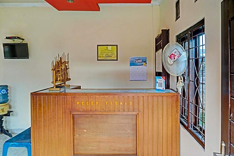 Capital O 92316 Wisma Widya Loka Pratama Near Futsal Tebing Gading