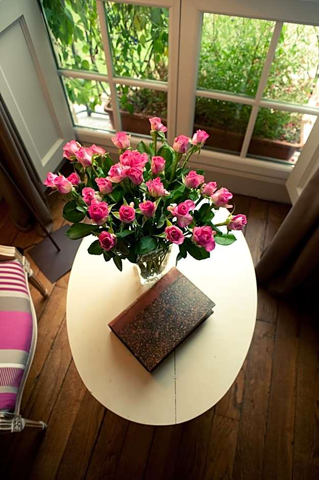 Le Chateau De La Vierge