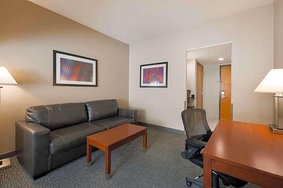 Best Western Lania Garden Inn & Suites