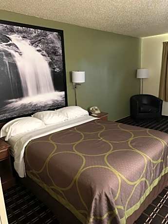 Queen Room - Non-Smoking