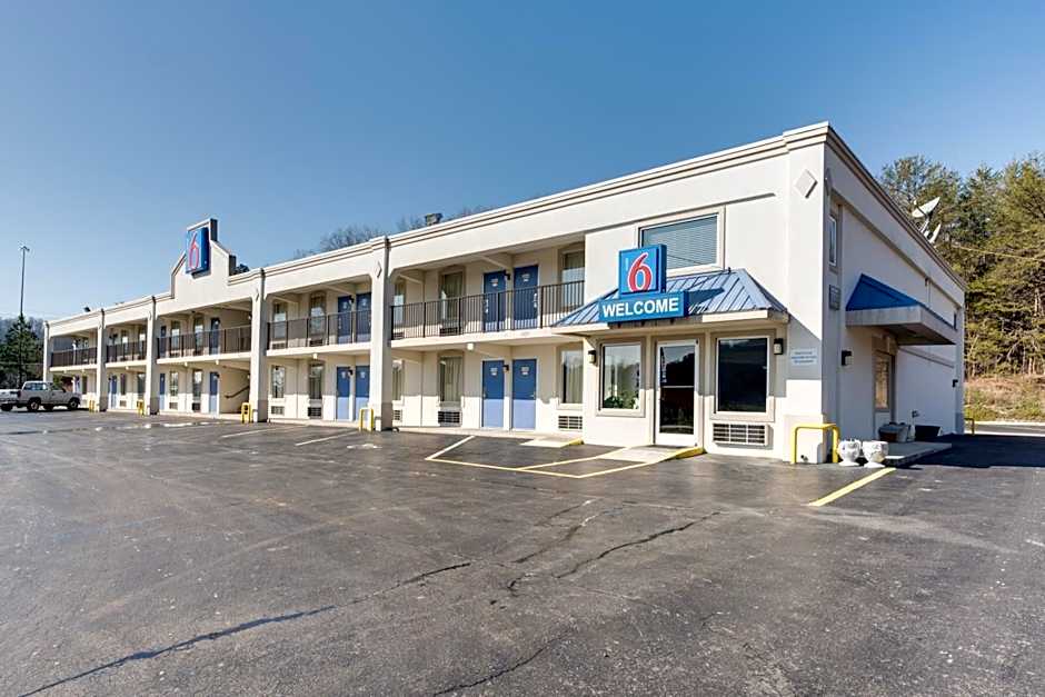 Motel 6 Kingston