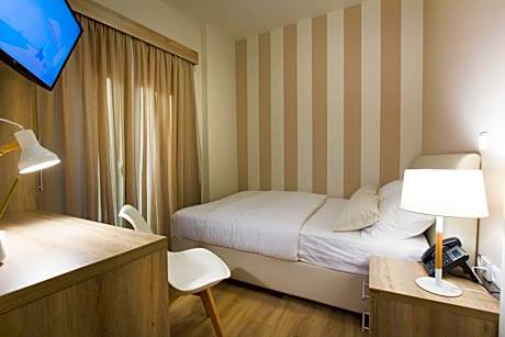 Business Single Room with Balcony