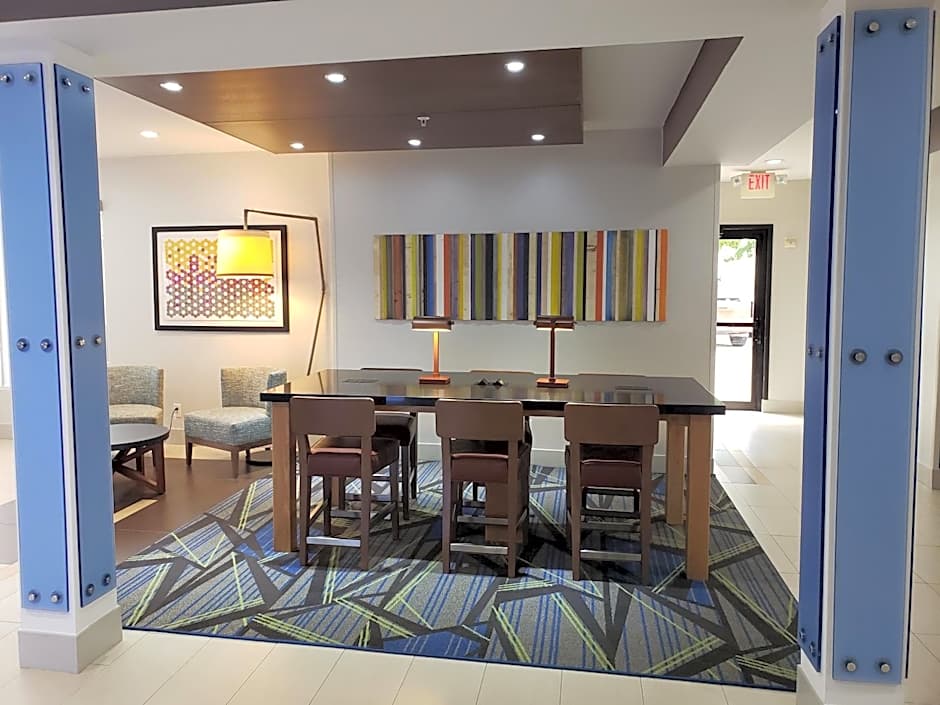 Holiday Inn Express Arlington Interstate 20 Parks Mall By IHG
