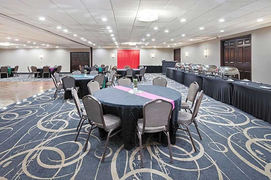 Holiday Inn Chicago/Oak Brook By IHG
