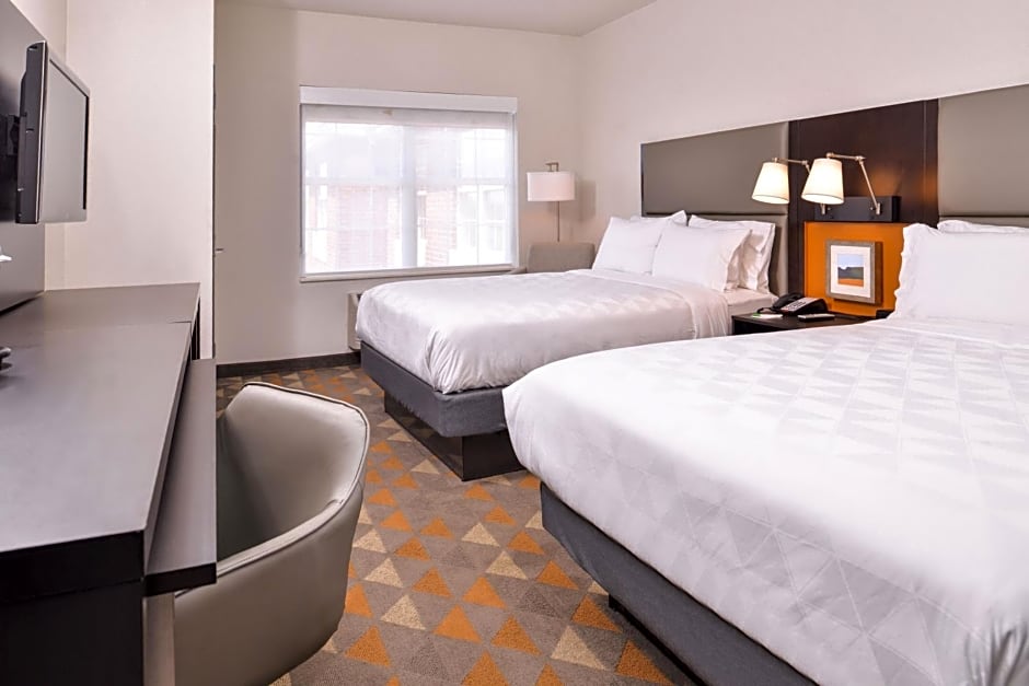 Holiday Inn and Suites Dallas-Addison By IHG