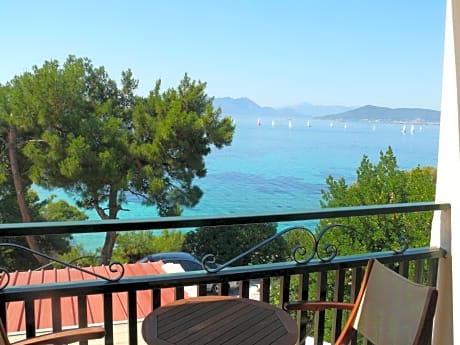 Triple Room with Sea View