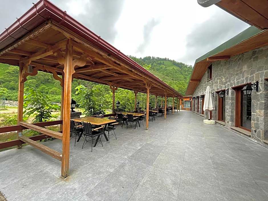 Teona Bungalow & Restaurant