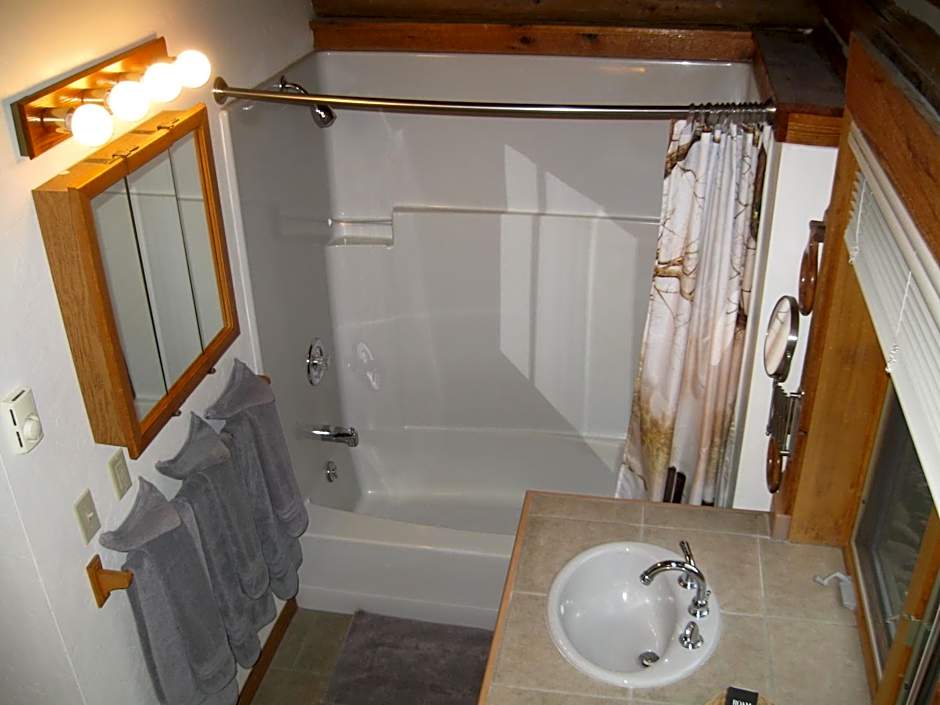 Rye Creek Lodge