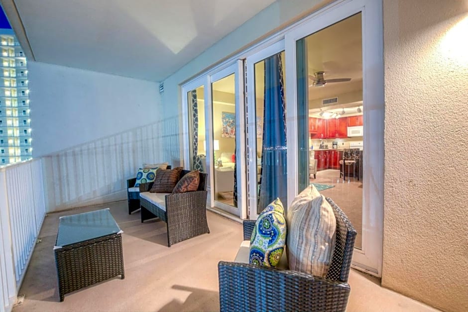 Laketown Wharf 1035 By Aneliya