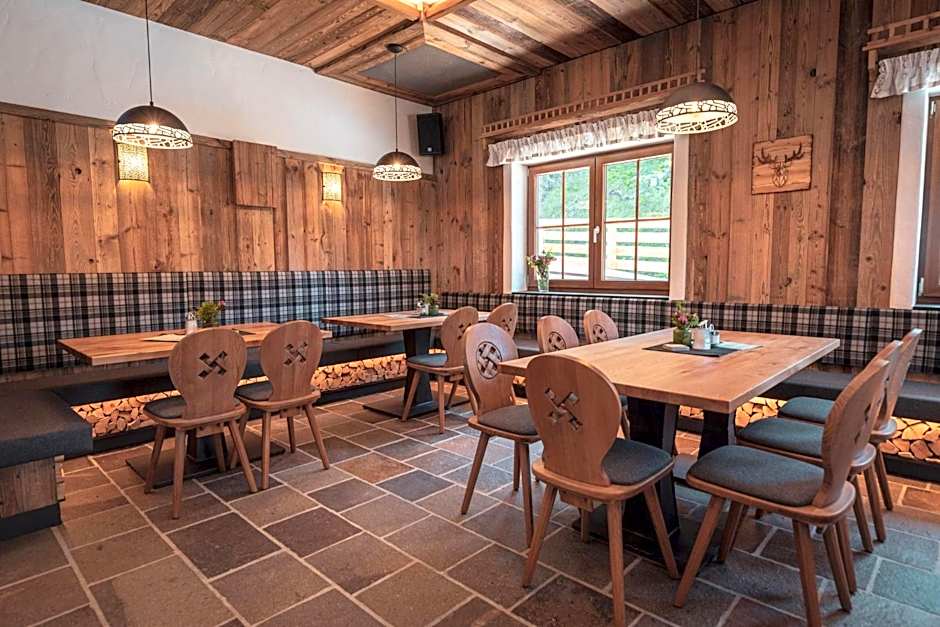 d'Genussalm by Alpine Genusswelten