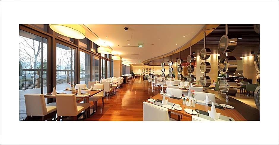 Holiday Inn Nantong Oasis International By IHG