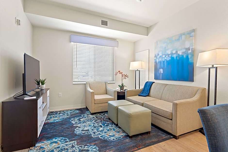 WaterWalk Extended Stay by Wyndham Kansas City - Overland Pk