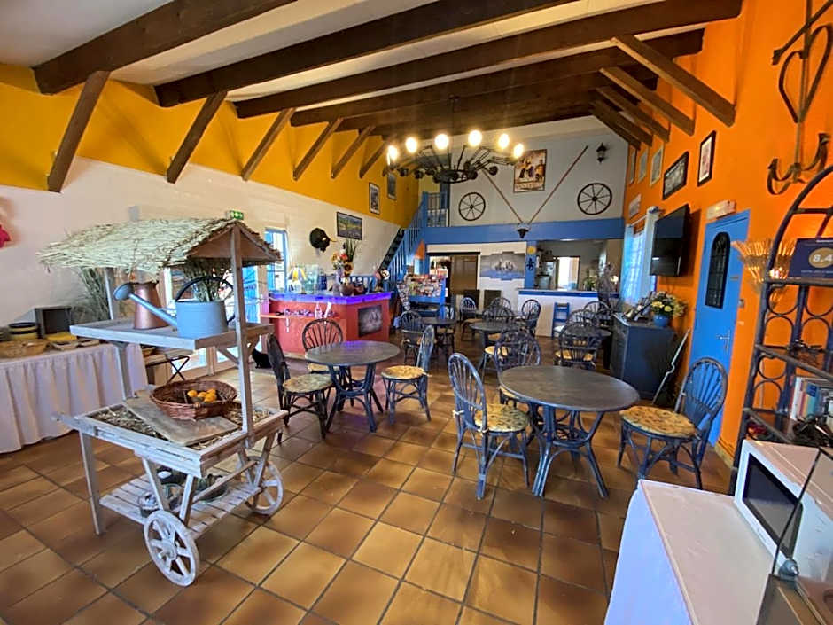 Hotel Des 4 Vents "Esprit Camargue" Parking Privé securisé