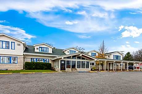 Rodeway Inn Formerly Camp Inn Lodge