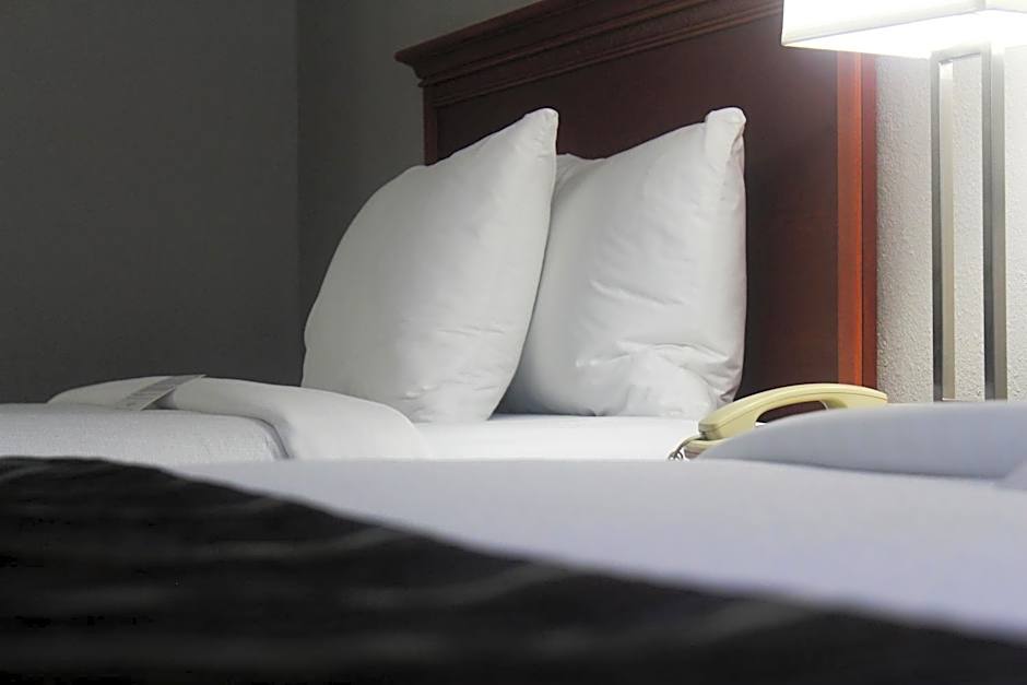 Country Inn & Suites by Radisson San Antonio Lackland AFB - SeaWorld Area