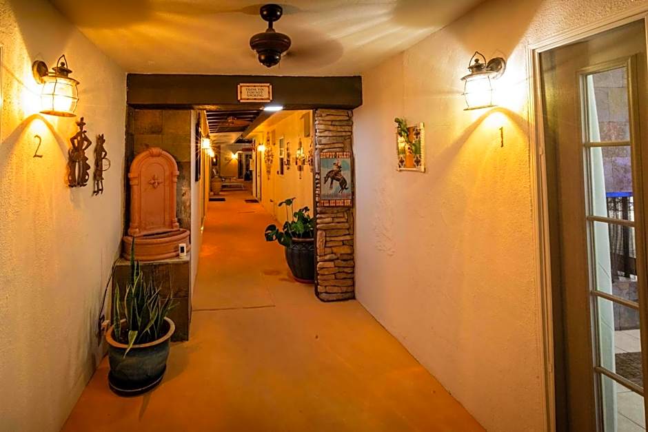 Old Ranch Inn - Adults Only 21 & Up