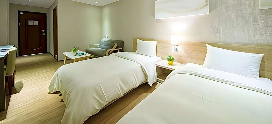 Smile 73 Hotel