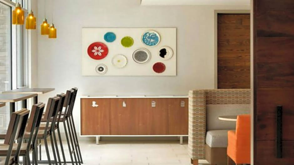 Holiday Inn Express Alliance By IHG