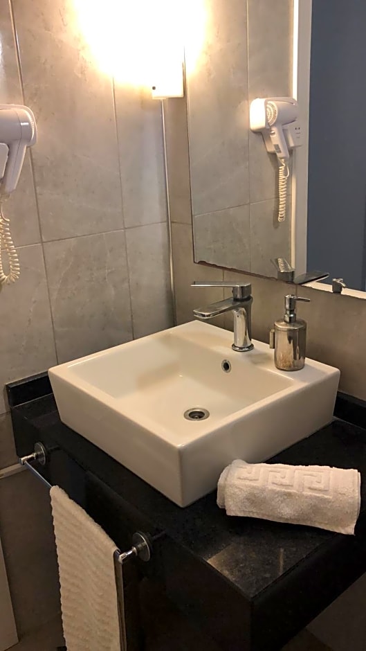 The Prince Inn Hotel & Villas