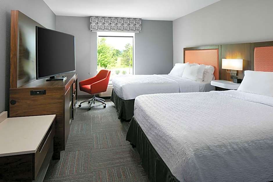 Hampton Inn By Hilton & Suites West Bend