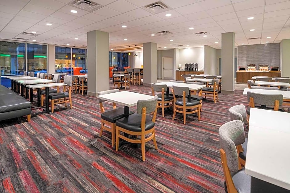 La Quinta Inn & Suites by Wyndham LAX