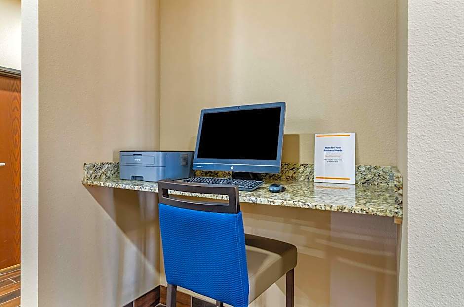 Comfort Inn & Suites Salina North