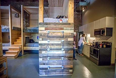 Bunk Bed in Mixed Dormitory Room