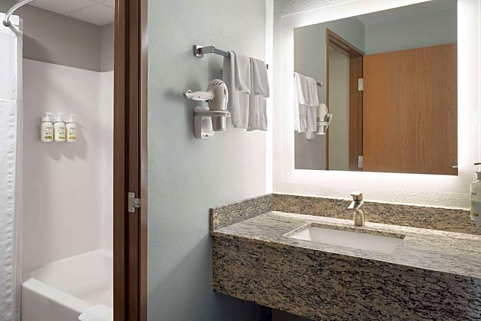 AmericInn by Wyndham Beaver Dam