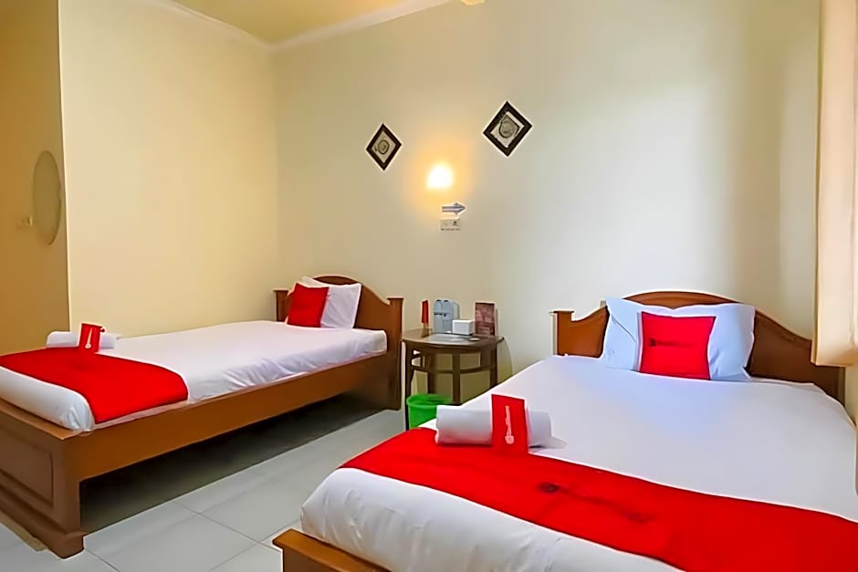 RedDoorz Syariah near T1 Juanda Airport 2