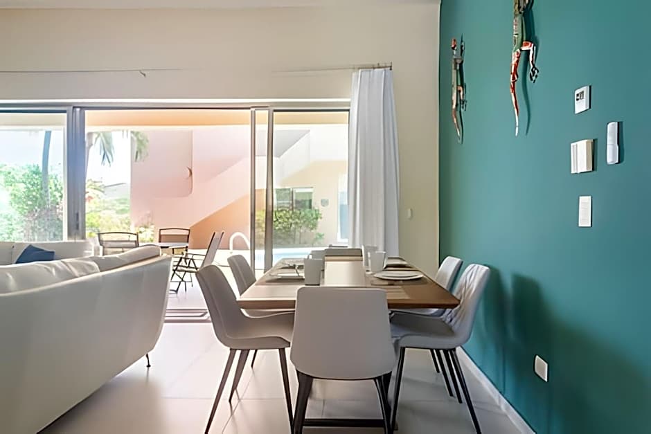 Cozy Place/WiFi/Beach 10 min Walk/Private Pool