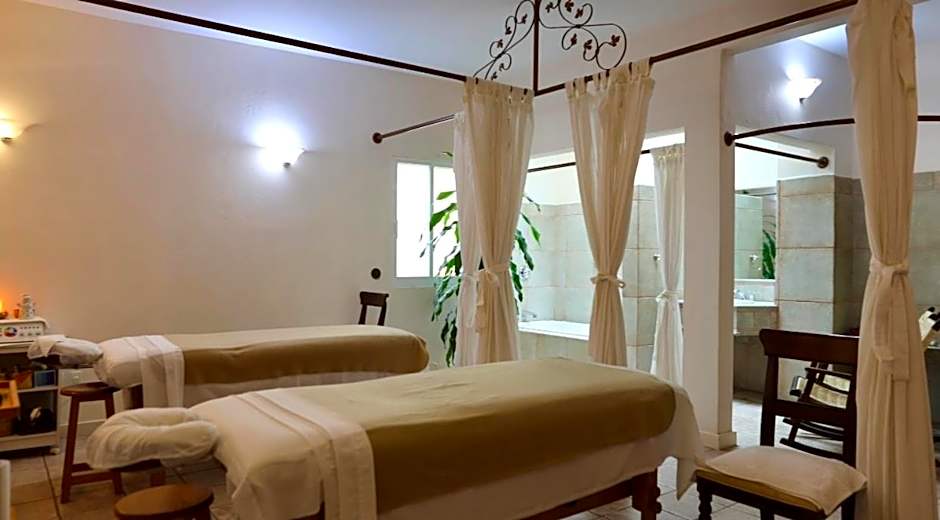 Hotel Hacienda Los Laureles