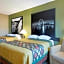 Super 8 by Wyndham Lees Summit