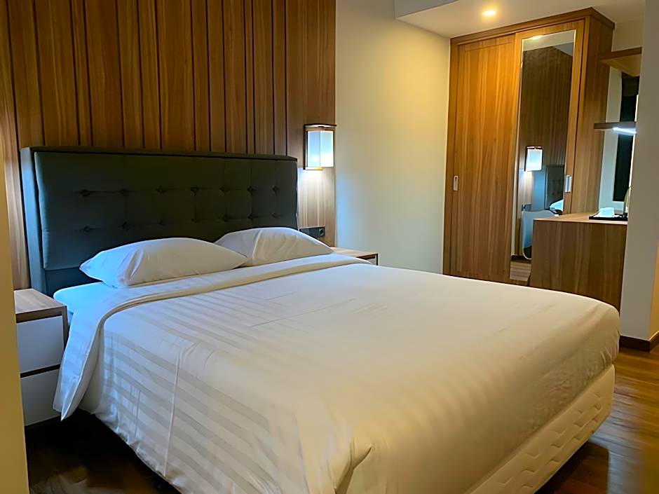 Urbanview Hotel Nardis Living near UMY