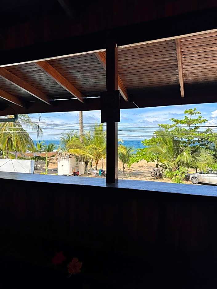 Hotel La Isla Inn