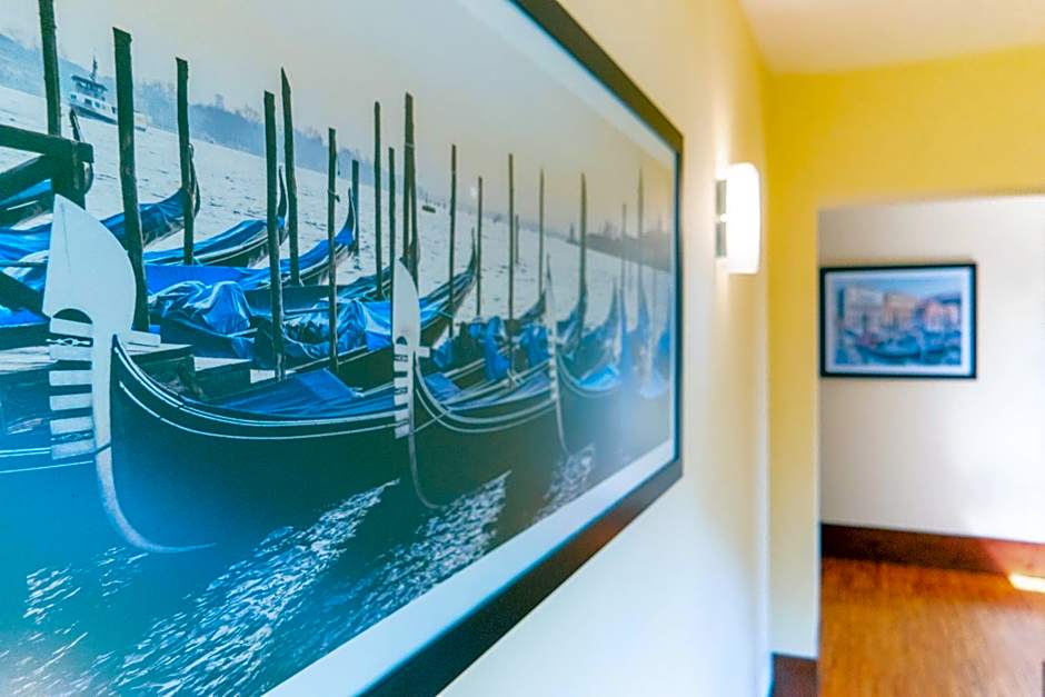 Hotel Autoespresso Venice - Atika & Atif