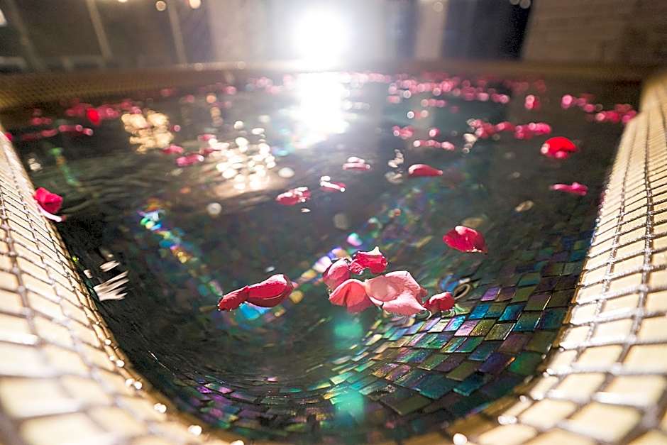 Kiss Gardenhome Chic Hotel