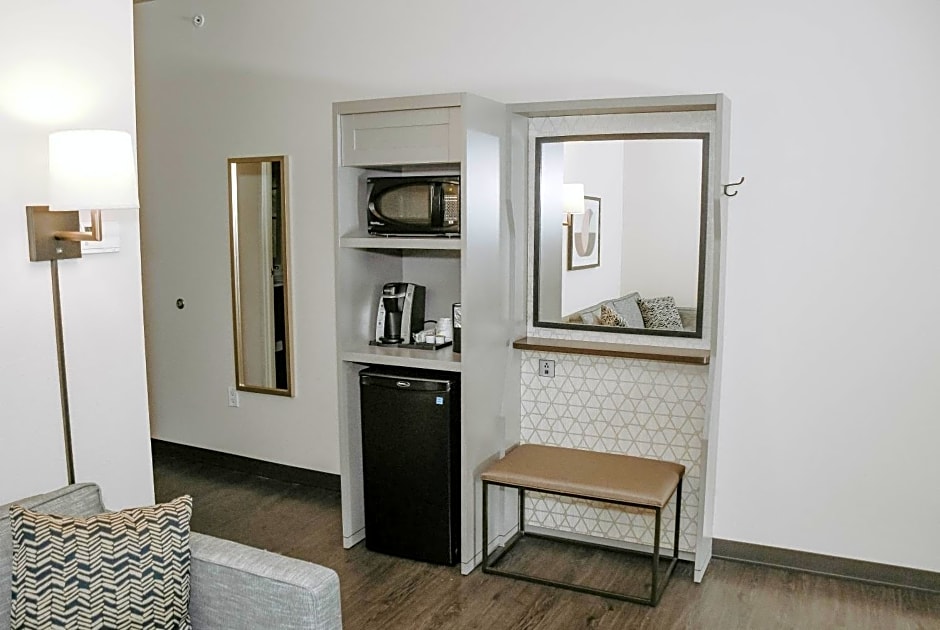 Holiday Inn Omaha Downtown - Airport, an IHG Hotel