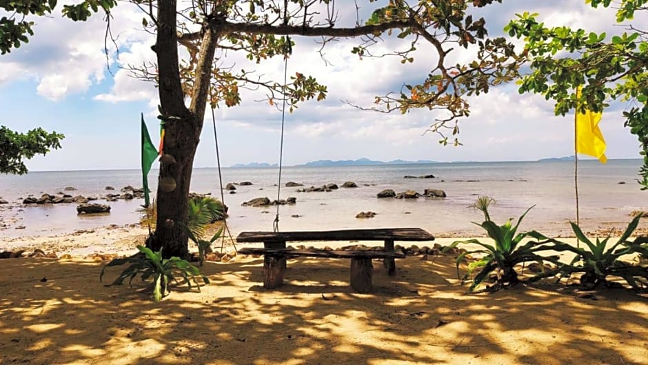 Sunset Beach Bungalow Koh Pu