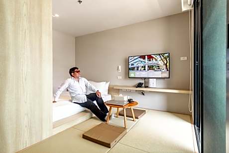 Deluxe Studio