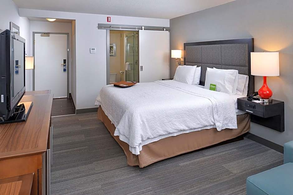 Hampton Inn & Suites By Hilton Calgary University Northwest