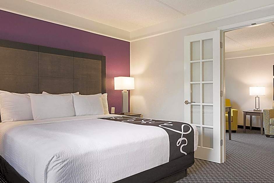 La Quinta Inn & Suites by Wyndham Atlanta Perimeter Medical Center