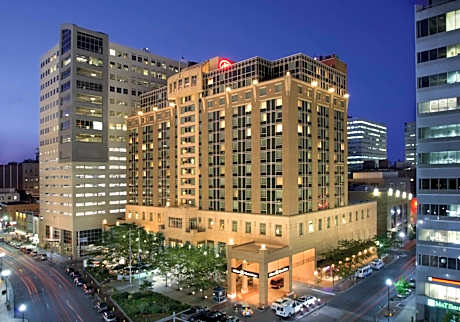 Hilton Harrisburg And Towers