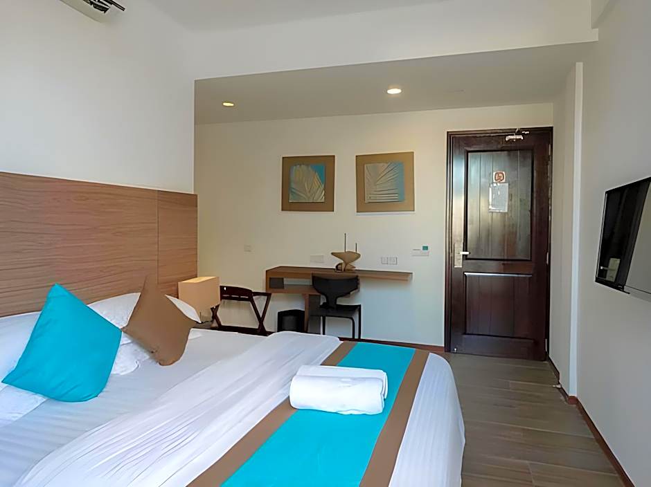 Aquzz Hotel & Spa Maafushi Maldives