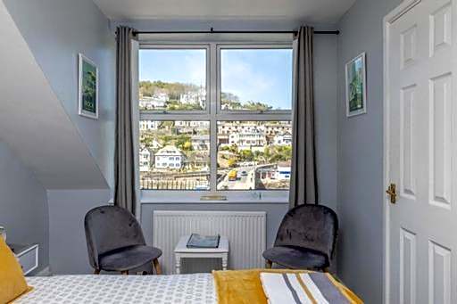 Bridgeside Guest House